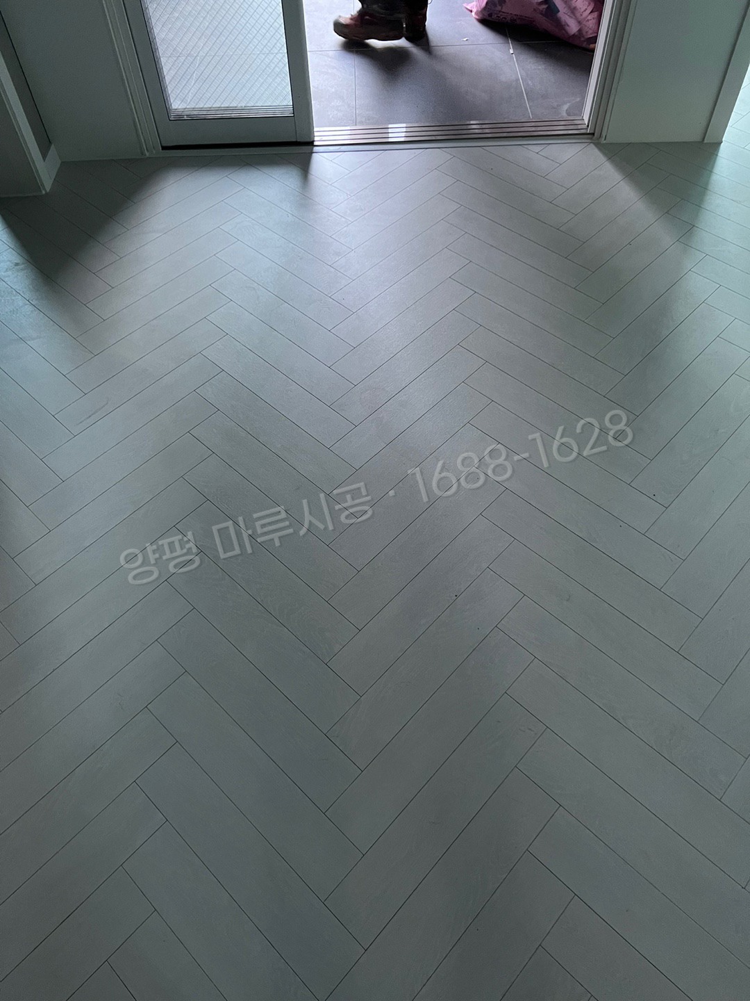 양평 지평면 헤링본 동화 나투스진 헤링본 화이트 아파트 바닥공사 마루시공업체 시공 후